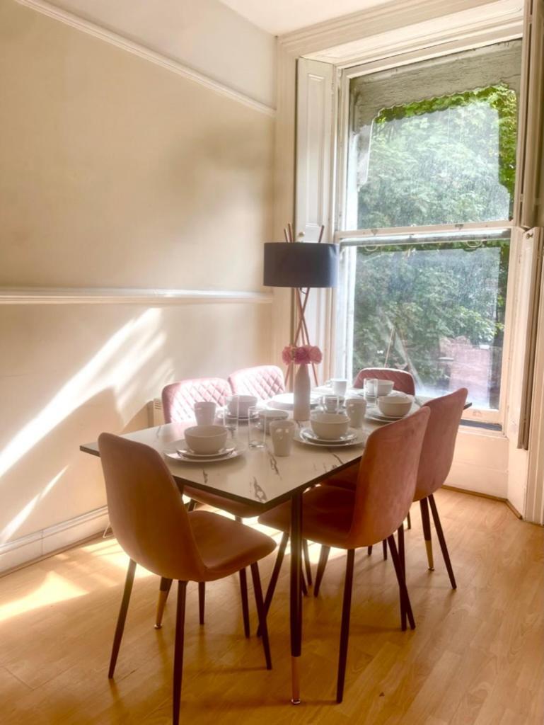 Cozy Twin Next To Hyde Park Alloggio in famiglia
